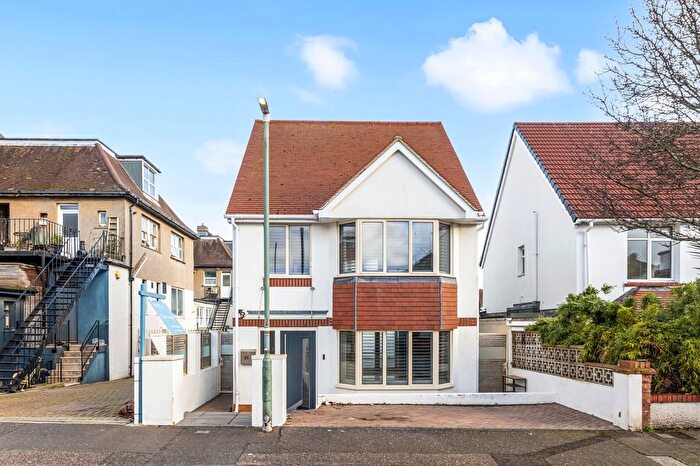 4 Bedroom Detached House To Rent In Hogarth Road, Hove, BN3
