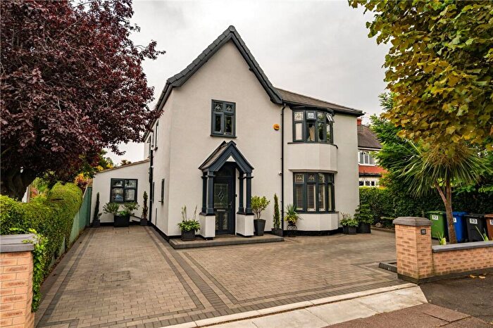 4 Bedroom Detached House For Sale In Welholme Avenue, Grimsby, DN32