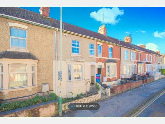3 Bedroom Terraced House To Rent In Crombey Street, Swindon, SN1