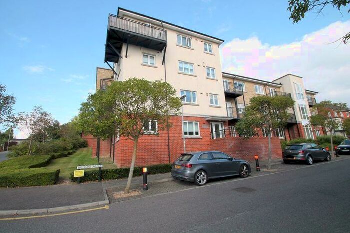 2 Bedroom Flat To Rent In Ercolani Avenue, High Wycombe, HP13