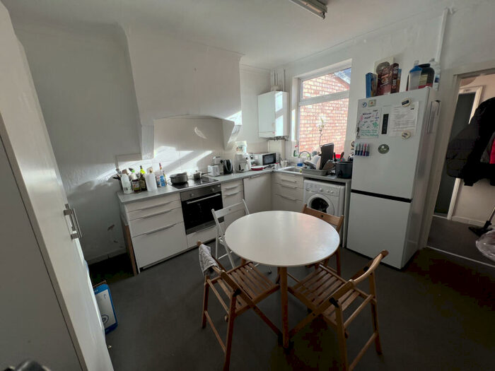 4 Bedroom Terraced House To Rent In Mettham Street, Lenton, Nottingham, NG7