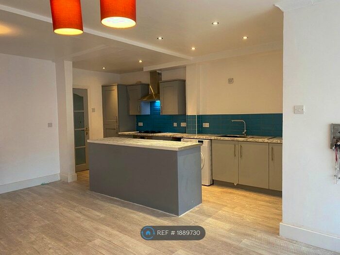 4 Bedroom Terraced House To Rent In Dunchurch Highway, Coventry, CV5