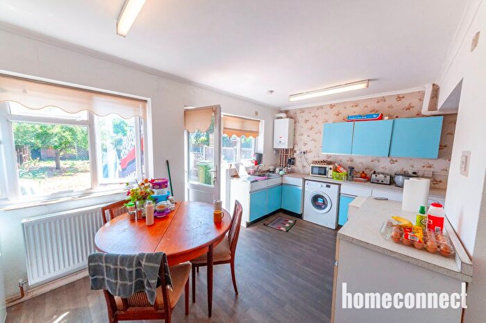 3 Bedroom Terraced House For Sale In Weald Way, Romford, RM7