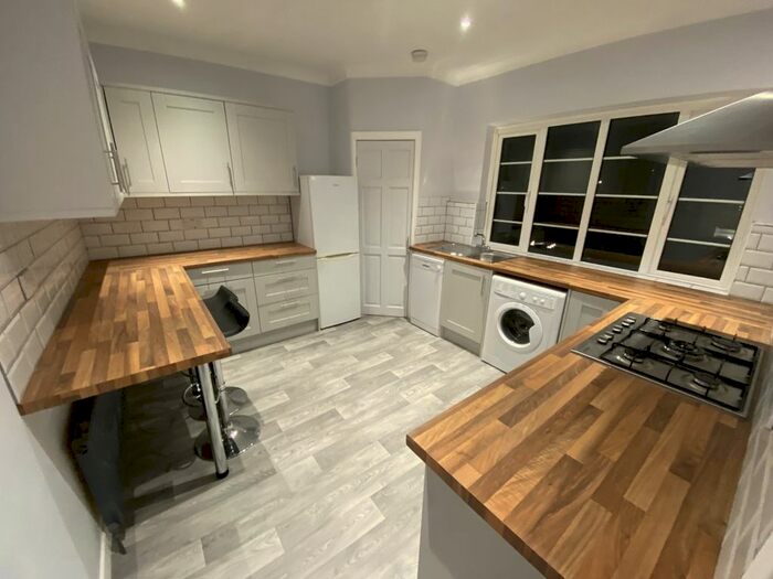 2 Bedroom Maisonette To Rent In Greenview Court, Ashford TW15