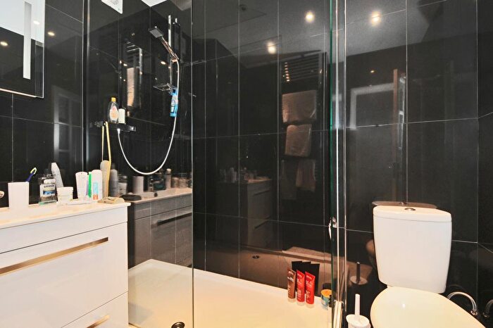 2 Bedroom Apartment To Rent In Shannon Place, St Johns Wood, NW8