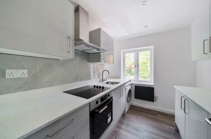 2 Bedroom Apartment To Rent In Virginia Water, GU25