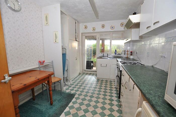 2 Bedroom Semi-Detached Bungalow For Sale In Charnwood Road, Burton-On-Trent, DE13