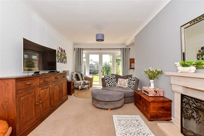 4 Bedroom Detached Bungalow For Sale In Cockreed Lane, New Romney, Kent, TN28