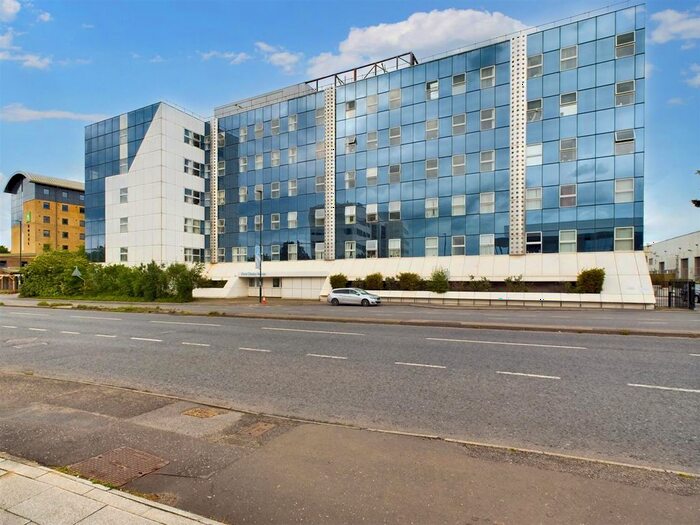 1 Bedroom Flat To Rent In London Road, Lowfield Heath, RH10