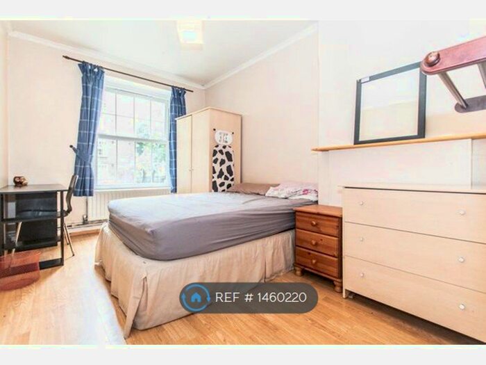 3 Bedroom Flat To Rent In Whitworth House, London, SE1