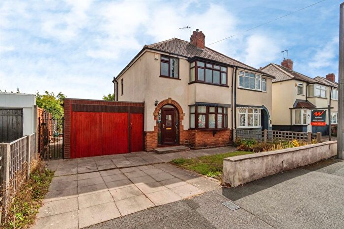 3 Bedroom Semi-detached House For Sale In Collins Road, Wednesbury, WS10