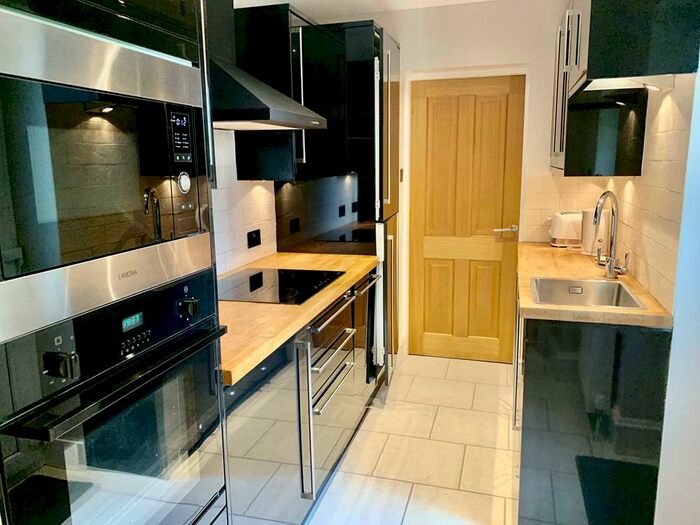 2 Bedroom Flat To Rent In Broomhill Road, AB10