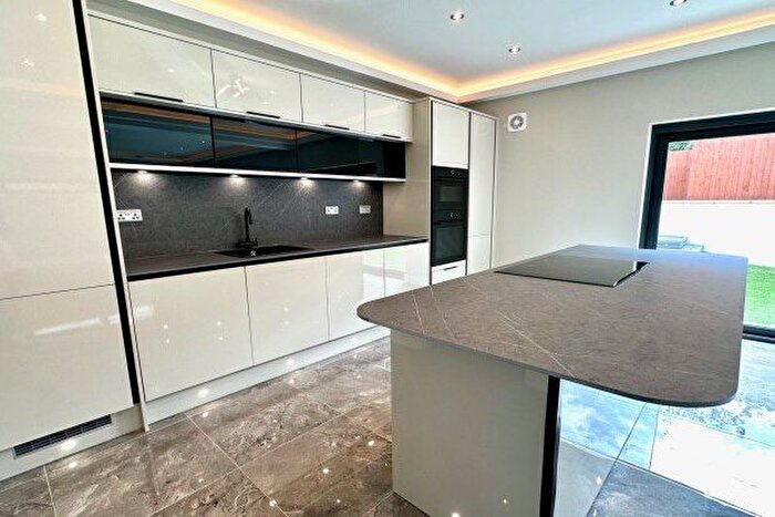 5 Bedroom Property To Rent In Braidholm Road, Glasgow, G46