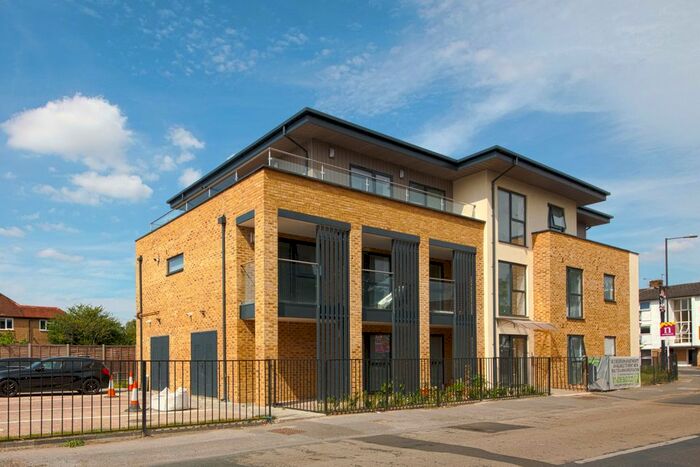 2 Bedroom Flat To Rent In Harrow Lane, Maidenhead, SL6