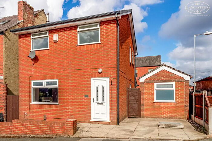 3 Bedroom Detached House For Sale In Carwood Grove, Horwich, Bolton, BL6