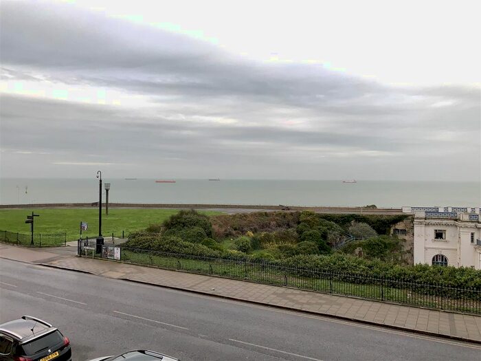 1 Bedroom Flat To Rent In Fort Crescent, Margate, CT9