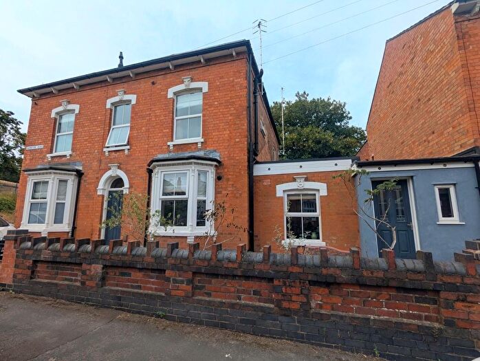 4 Bedroom Terraced House For Sale In Hamilton Road, Worcester., WR5
