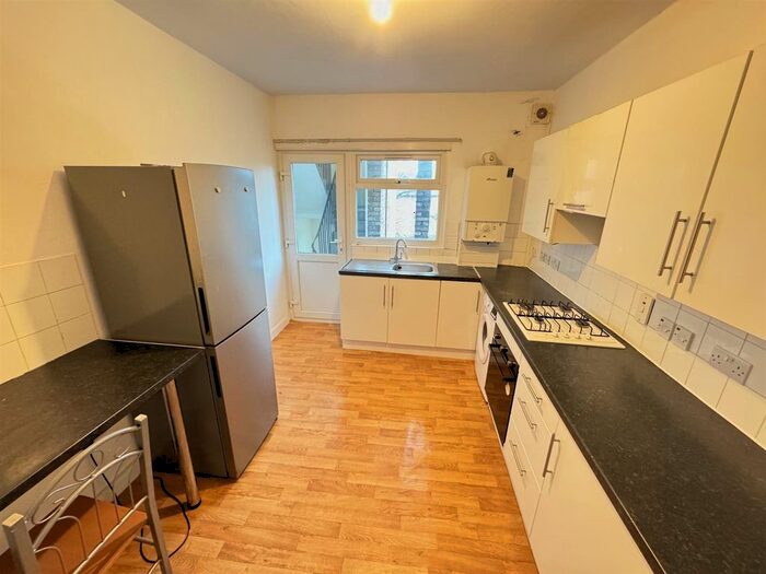 2 Bedroom Flat To Rent In Capthorne Court, Alexandra Avenue, Harrow, HA2