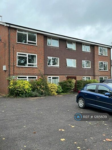 2 Bedroom Flat To Rent In Cookham Road, Maidenhead, SL6