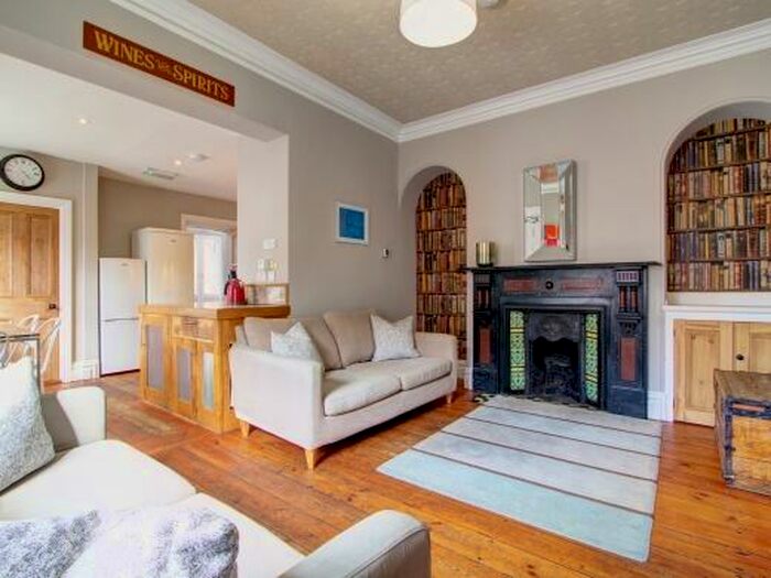 6 Bedroom Terraced House To Rent In Pennsylvania Road, Exeter, EX4