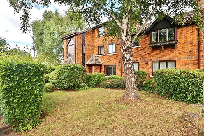 1 Bedroom Flat To Rent In Beta Road, Woking, Surrey, GU22