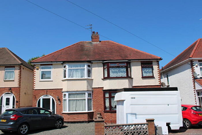 3 Bedroom Semi-Detached House To Rent In Oakdene Crescent, Nuneaton, CV10