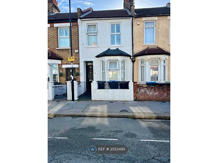 3 Bedroom Terraced House To Rent In Lakehall Road, Thornton Heath, CR7