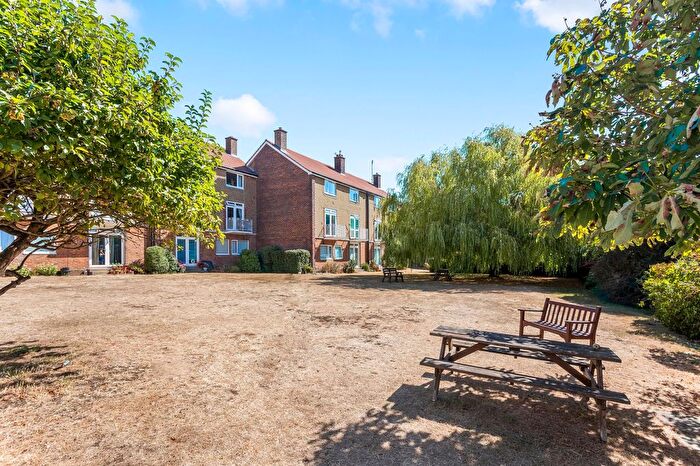 2 Bedroom Flat For Sale In St. Peters Close, Hove, BN3