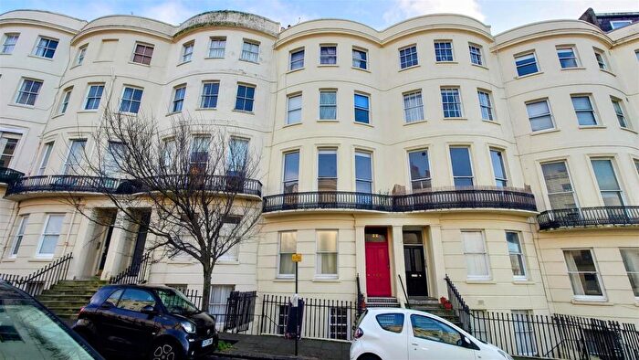 3 Bedroom Flat For Sale In Brunswick Place, Hove, BN3