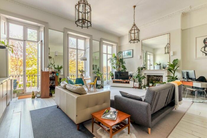 1 Bedroom Apartment To Rent In Sussex Square, Brighton, BN2