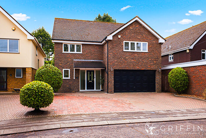 4 Bedroom Detached House For Sale In Woodward Heights, Grays, RM17