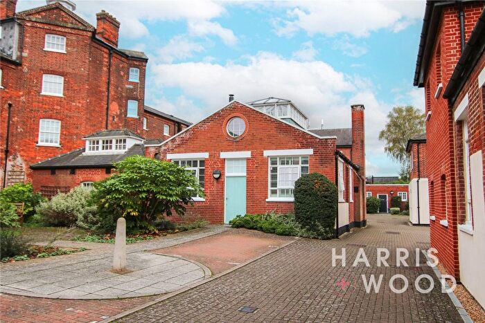 2 Bedroom Detached House For Sale In Hatfield Road, Witham, CM8