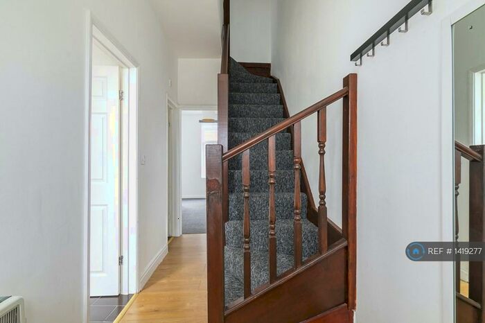 1 Bedroom Flat To Rent In Hazel Mews, London, N22