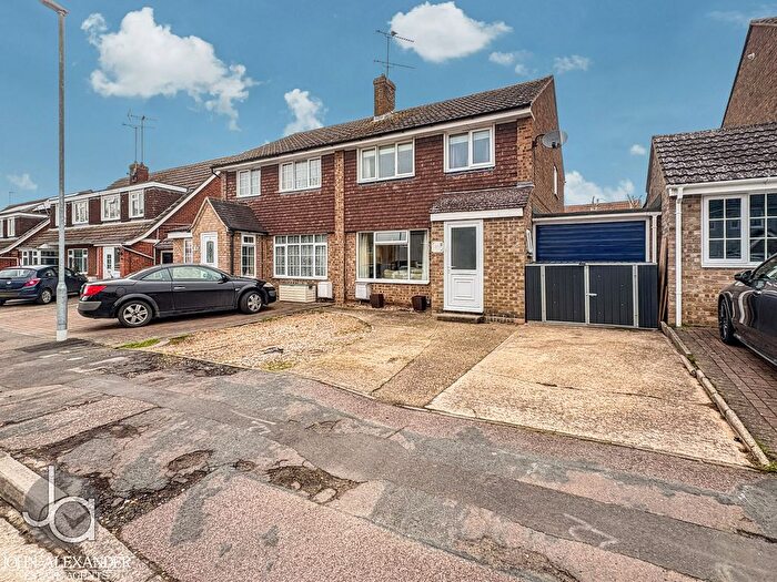 3 Bedroom Semi Detached House For Sale In Saffron Way, Tiptree, Colchester, CO5