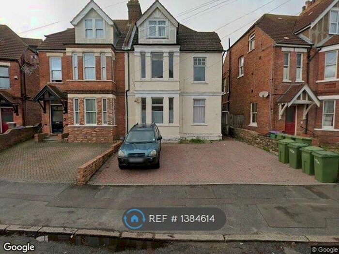 1 Bedroom Flat To Rent In Wiltie Gardens, Folkestone, CT19