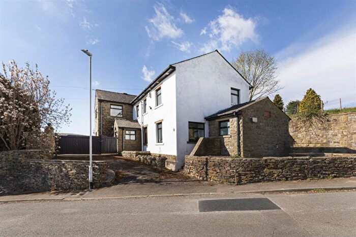 4 Bedroom Detached House For Sale In Riley Lane, Kirkburton, Huddersfield, HD8