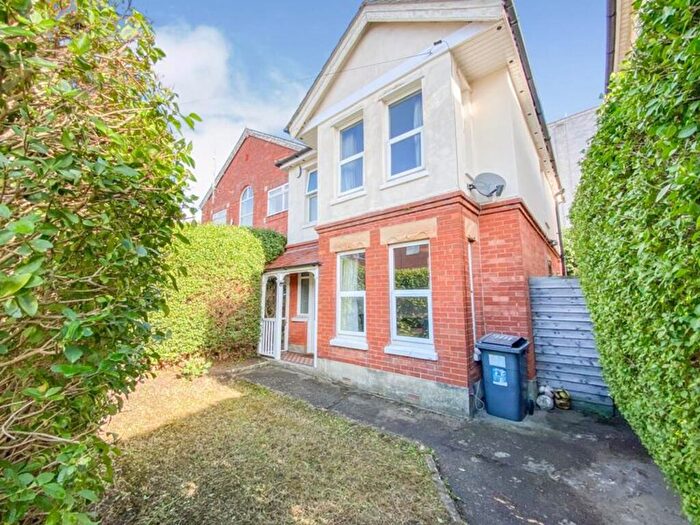 4 Bedroom Property To Rent In Brassey Road, Bournemouth, BH9