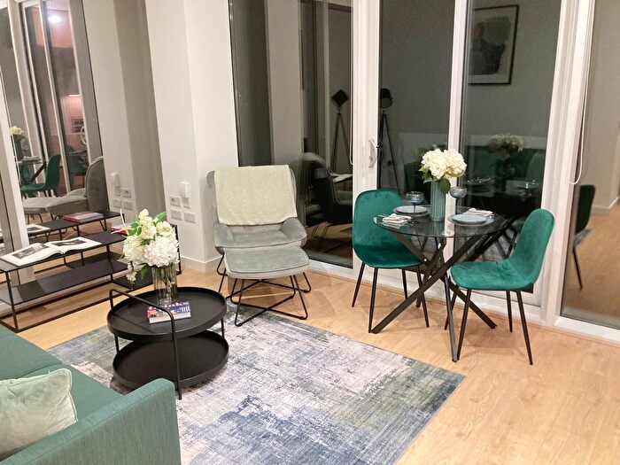 2 Bedroom Flat To Rent In Very Near Capital Interchange Way Area, Brentford, TW8