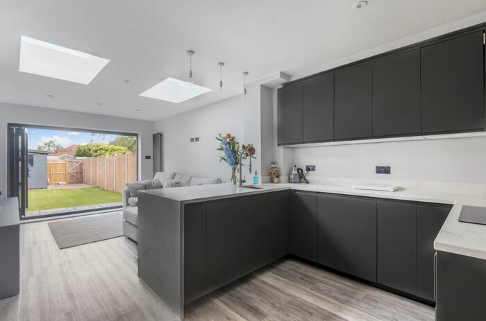 2 Bedroom Terraced House To Rent In Sherwood Park Avenue Sidcup, DA15