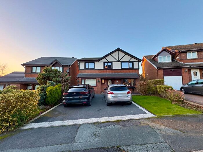 5 Bedroom Detached House For Sale In Clockhouse Grove, Burnley, BB10