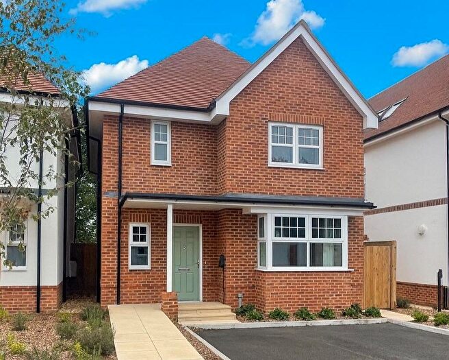 3 Bedroom Detached House For Sale In Christchurch Road, Ferndown, BH22