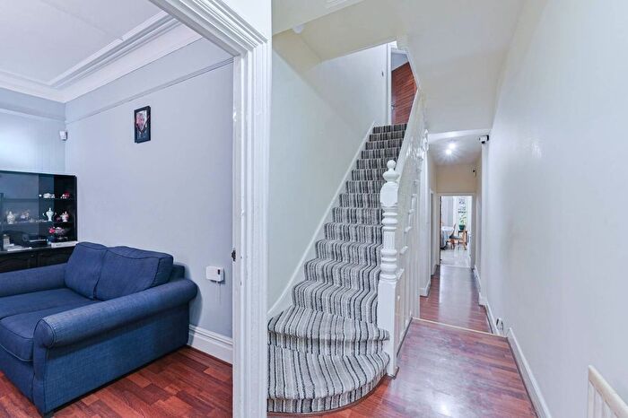 4 Bedroom Terraced House For Sale In Lucien Road, Tooting Bec, London, SW17