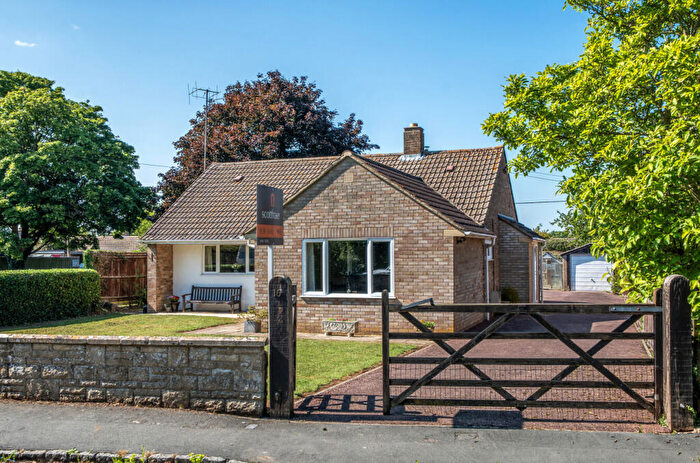 2 Bedroom Bungalow For Sale In Upper Crescent, Minster Lovell, Witney, OX29