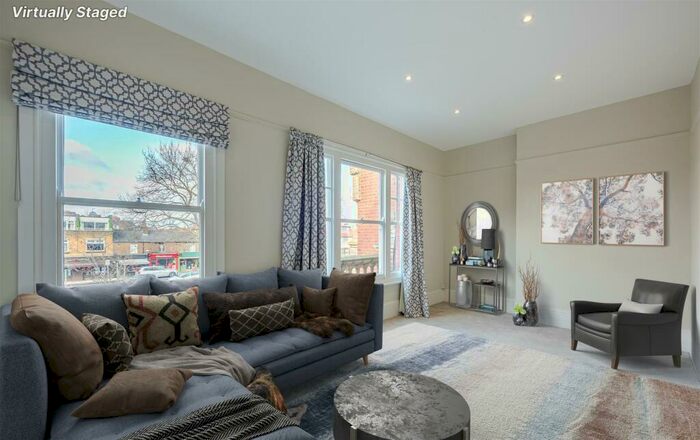 4 Bedroom Flat To Rent In The Crescent, Barnes, London, SW13