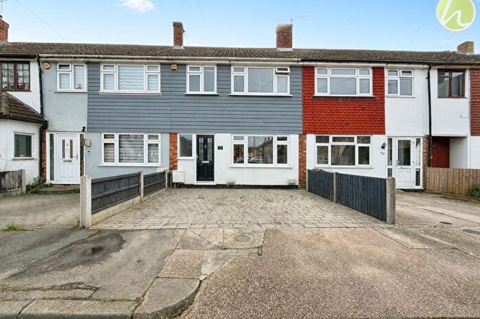 3 Bedroom Terraced House For Sale In Burrs Way, Corringham, SS17