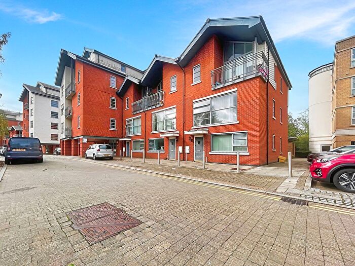 2 Bedroom Maisonette For Sale In Rotary Way, Colchester, CO3