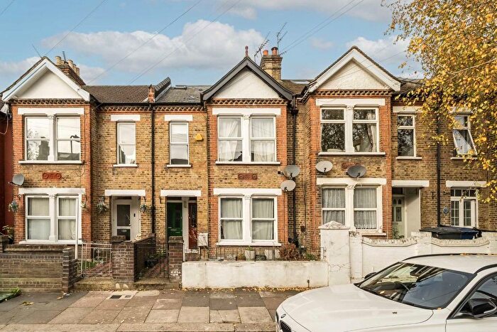2 Bedroom Flat To Rent In Osterley Park View Road, London, W7