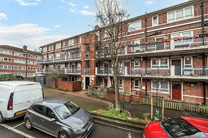 2 Bedroom Flat To Rent In Renforth Street, Rotherhithe, London, SE16