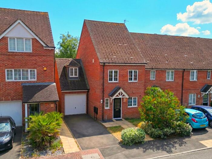 3 Bedroom Semi-Detached House For Sale In School Drive, Woodley, Reading, Berkshire, RG5