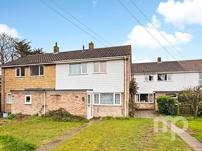 3 Bedroom Semi Detached House For Sale In Back Lane, Wymondham, NR18